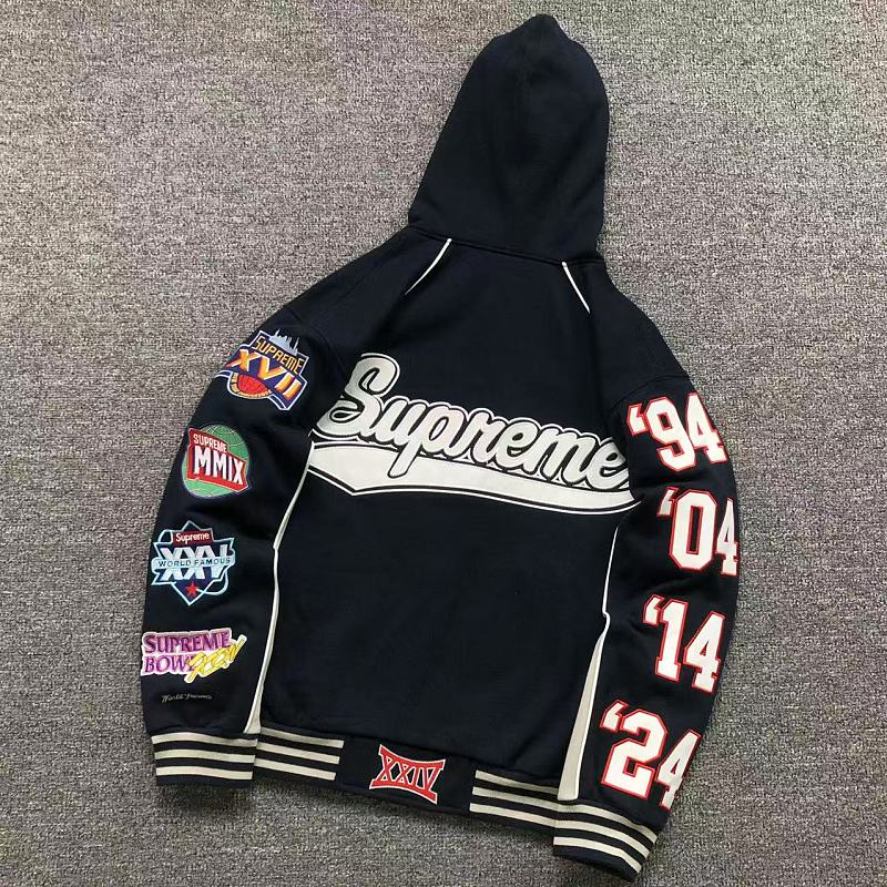 SUPREME HOODIE 52071507182 （im 170cm 60kg i wear size S in the phot）