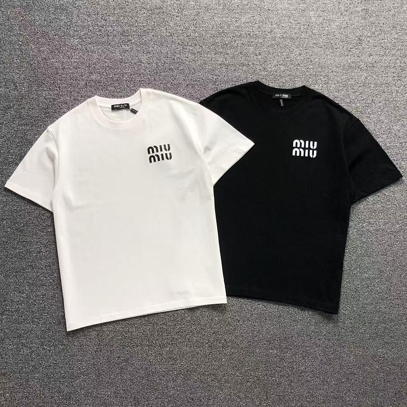 MIU MIU T-SHIRT 5207270570（im 170cm 60kg i wear size S in the phot）