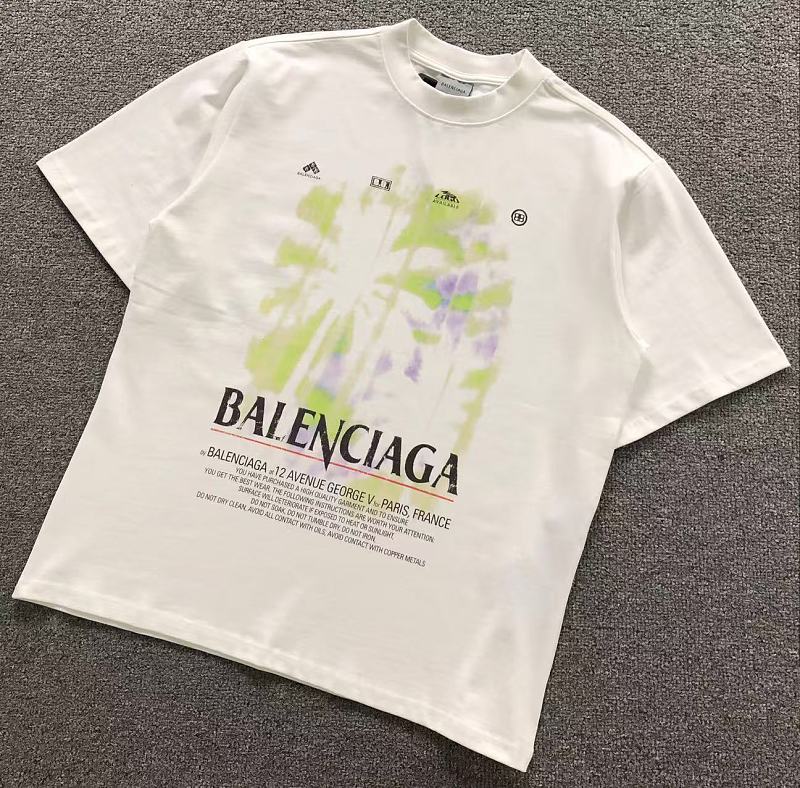BALENCIAGA T-SHIRT 42050841163（im 170cm 60kg i wear size XS in the phot）