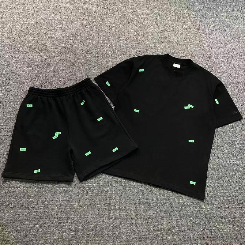 TOP SHORTS BALENCIAGA T-SHIRT SHORTS 3206173321 （im 170cm 60kg i wear size S in the phot）