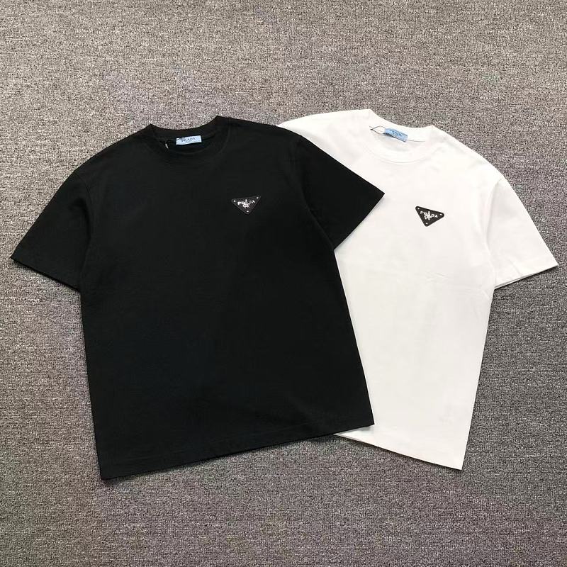 PRADA T-SHIRT 3205030521（im 170cm 60kg i wear size L in the phot）