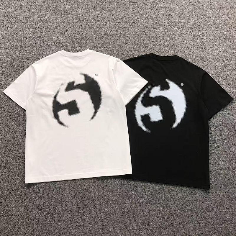 STUSSY T-SHIRT 512180482（im 170cm 60kg i wear size M in the phot）