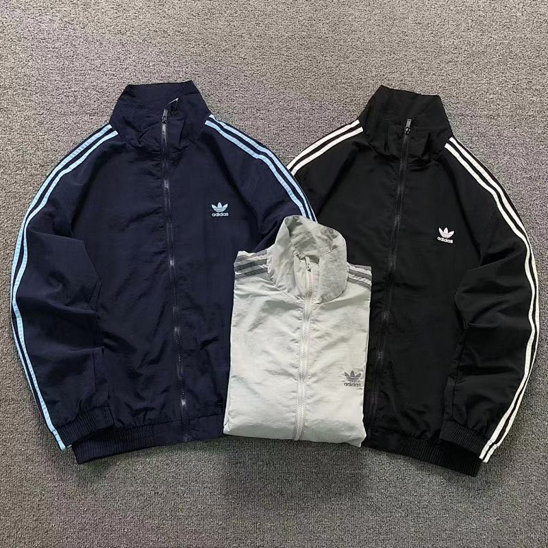 ADIDAS JACKET 512200785（im 170cm 55kg i wear size M in the phot）