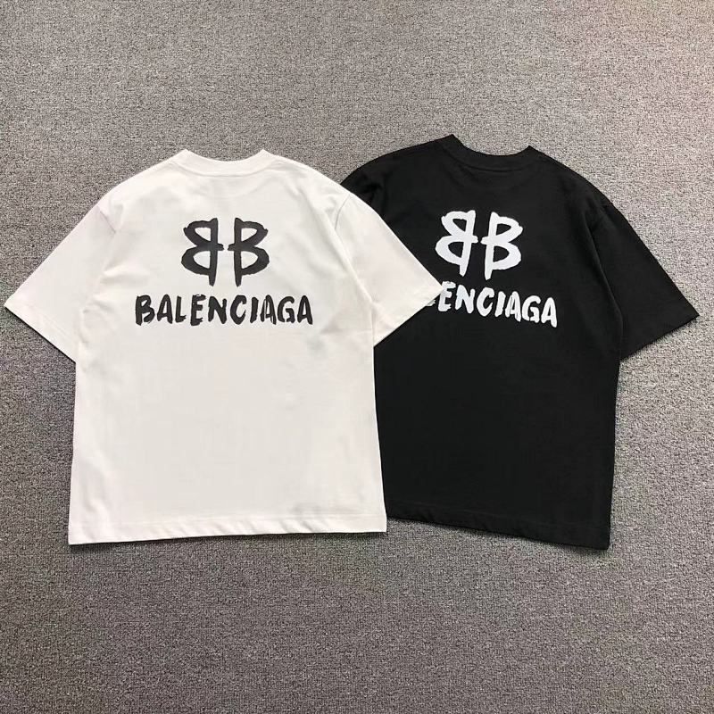 BALENCIAGA T-SHIRT 502172581（im 170cm 57kg i wear size 1 in the phot）
