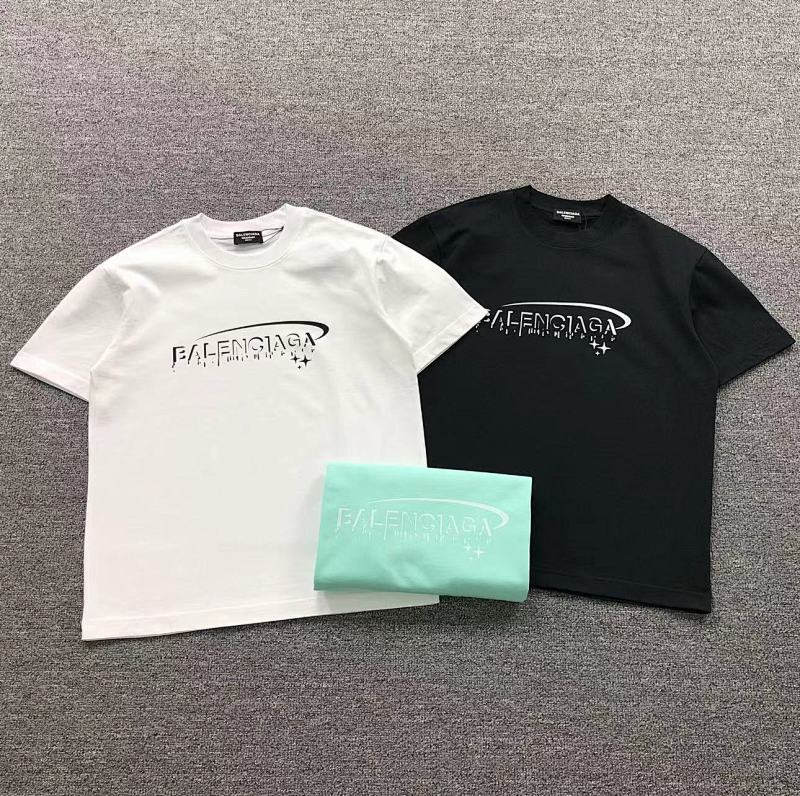 BALENCIAGA T-SHIRT 31152321（im 170cm 57kg i wear size M in the phot）