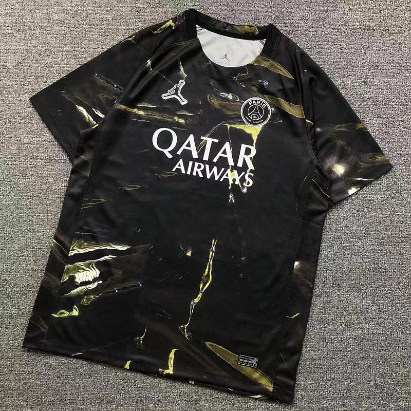 FOOTBALL T-SHIRT 125908002（im 170cm 60kg i wear size M in the phot）