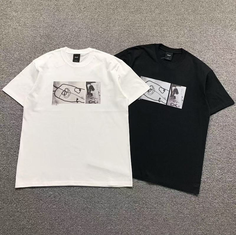 HUF T-SHIRT 4104211602（im 170cm 60kg i wear size L in the phot）
