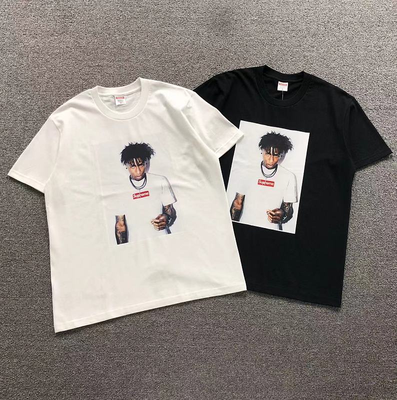 SUPREME T-SHIRT 52080426182（im 170cm 60kg i wear size M in the phot）