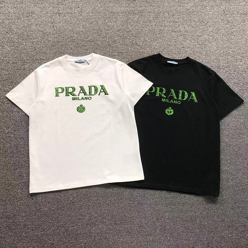 PRADA T-SHIRT 401031301（im 170cm 60kg i wear size S in the phot）