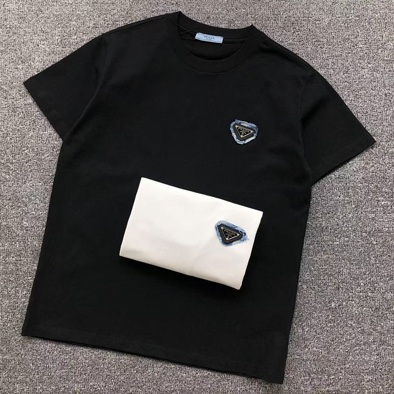 PRADA T-SHIRT 311291621 （im 170cm 55kg i wear size XS in the phot）