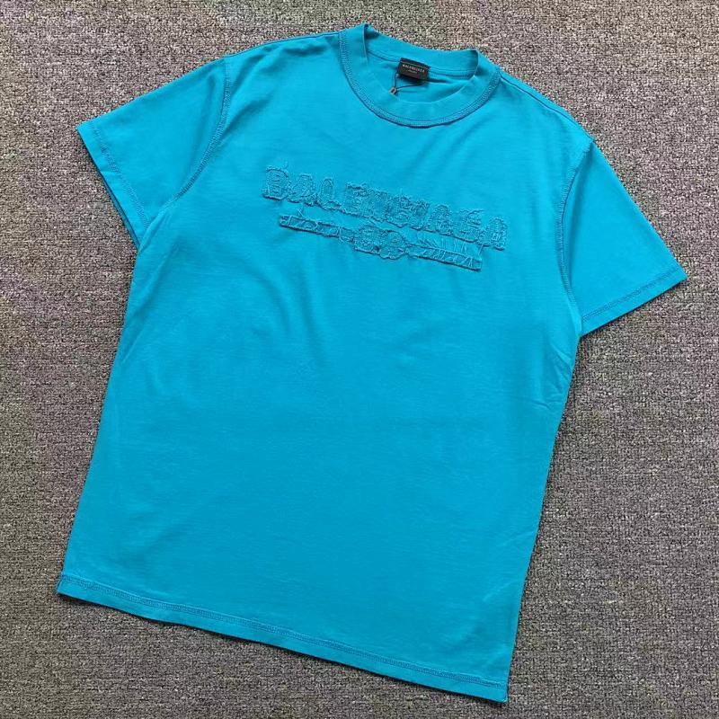 BALENCIAGA T-SHIRT 5212212136（im 170cm 60kg i wear size XS in the phot）