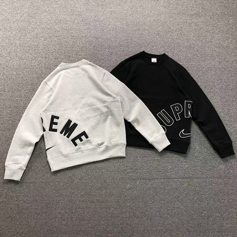 SUPREME NIKE HOODIE 1112053433（im 170cm 60kg i wear size S in the phot）