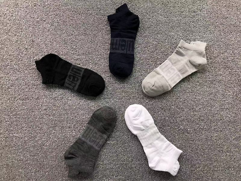 LULULEMON SOCKS 213230518