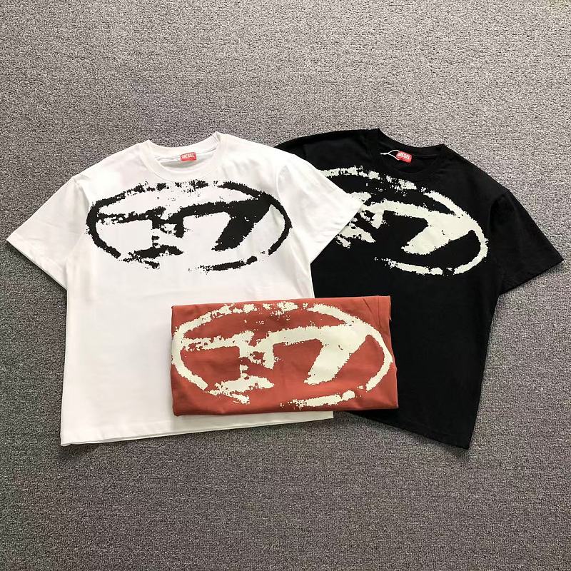 DIESEL T-SHIRT 3204261717（im 170cm 60kg i wear size S in the phot）