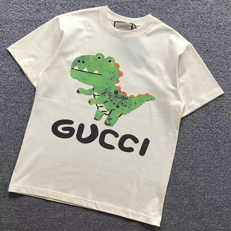 GUCCI T-SHIRT 5231969101（im 170cm 60kg i wear size S in the phot）