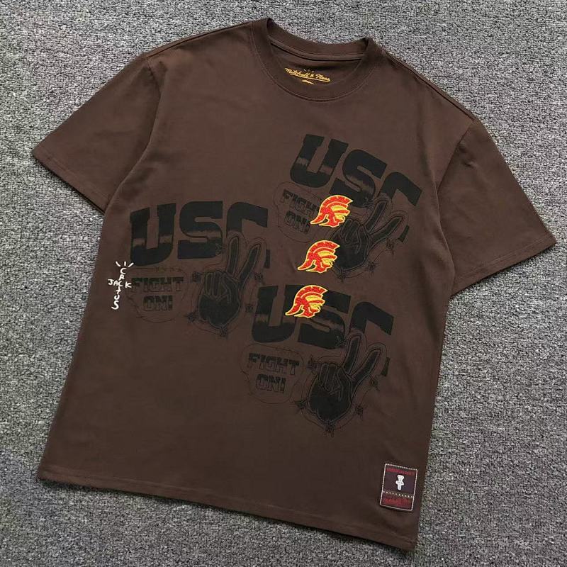 TRAVIS SCOTT T-SHIRT 214300246（im 170cm 60kg i wear size L in the phot）