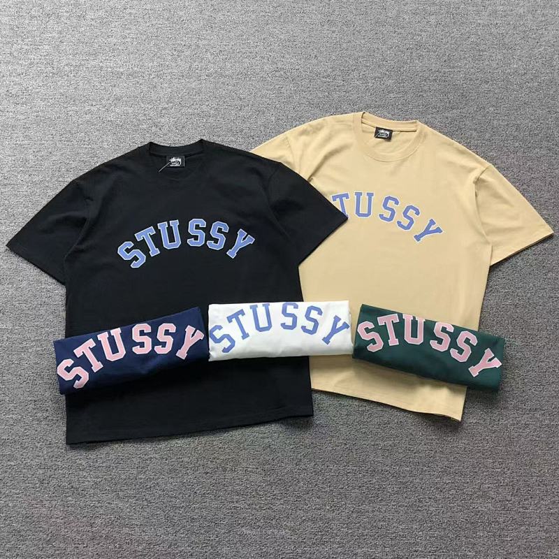 STUSSY T-SHIRT 4104222902（im 170cm 60kg i wear size L in the phot）