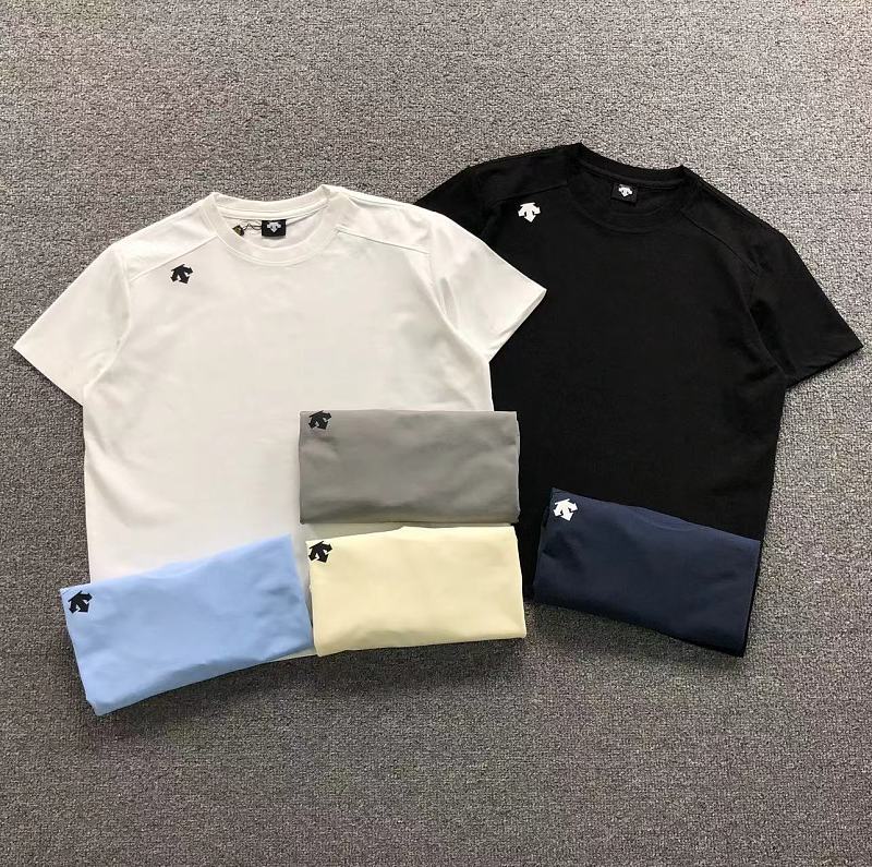 DESCENTE T-SHIRT 3205071317（im 170cm 60kg i wear size S in the phot）
