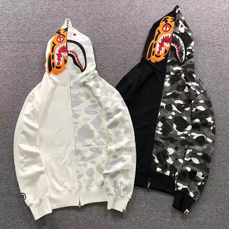 BAPE HOODIE 3110230211（im 170cm 60kg i wear size L in the phot）