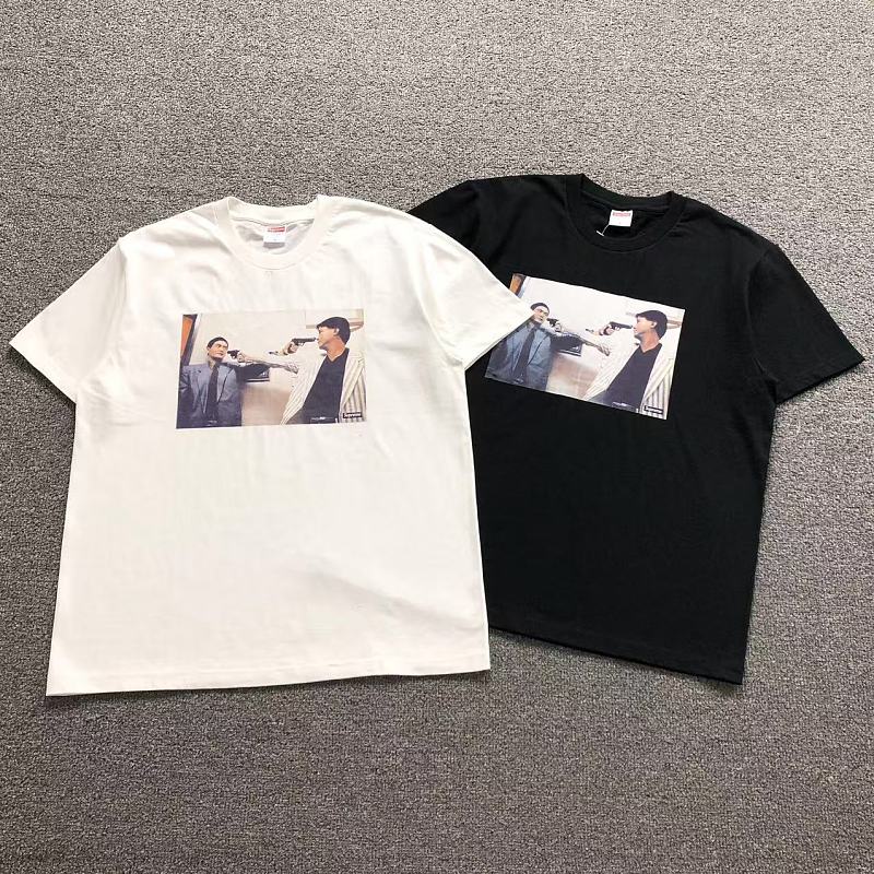 SUPREME T-SHIRT 52080468182（im 170cm 60kg i wear size M in the phot）