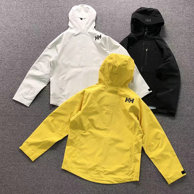 HELLY HANSEN JACKET 218161315（im 170cm 60kg i wear size S in the phot）