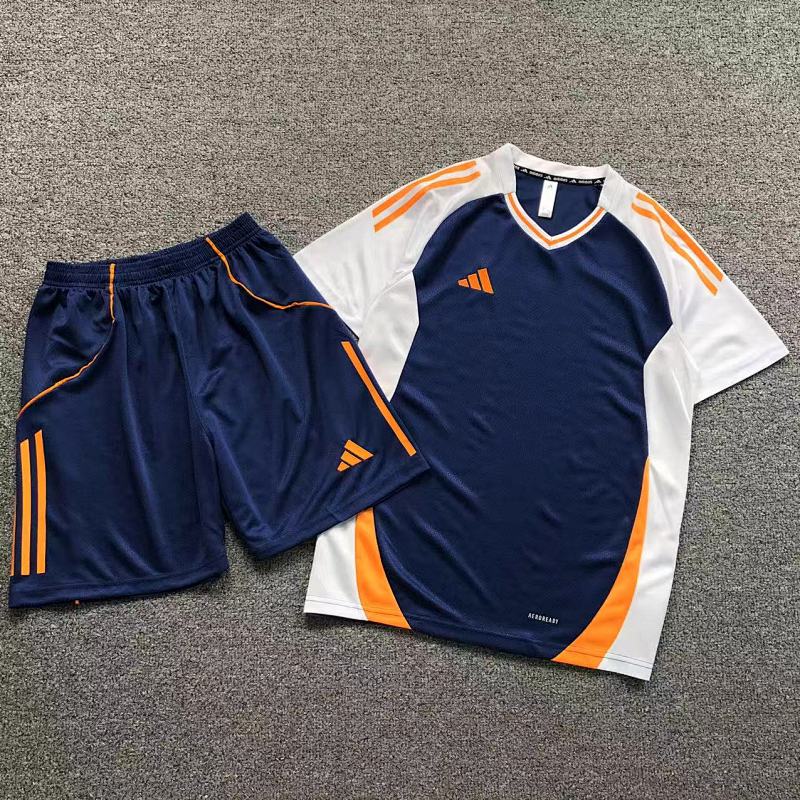 FOOTBALL T-SHIRT SHORTS 124410002（im 170cm 60kg i wear size L in the phot）