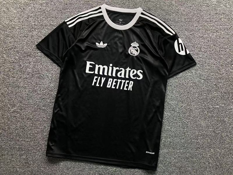 FOOTBALL T-SHIRT 11052205002（ im 170cm 60kg i wear size M in the phot）