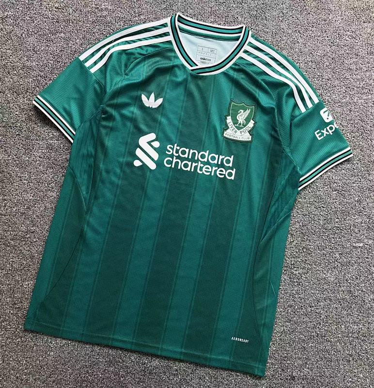 FOOTBALL T-SHIRT 213140814（im 170cm 60kg i wear size L in the phot）