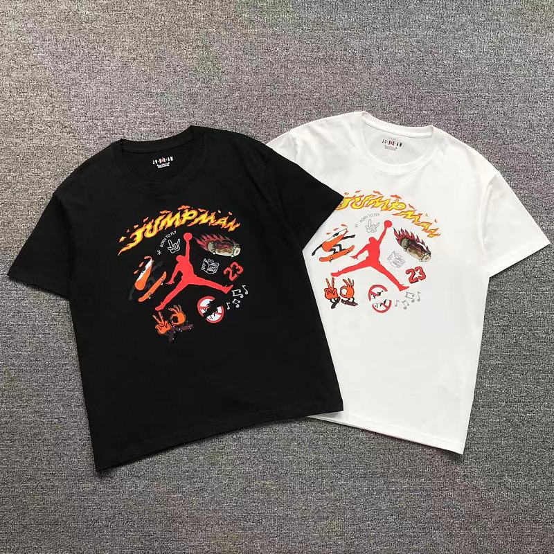 AIR JORDAN T-SHIRT 4204160177（im 170cm 60kg i wear size M in the phot）
