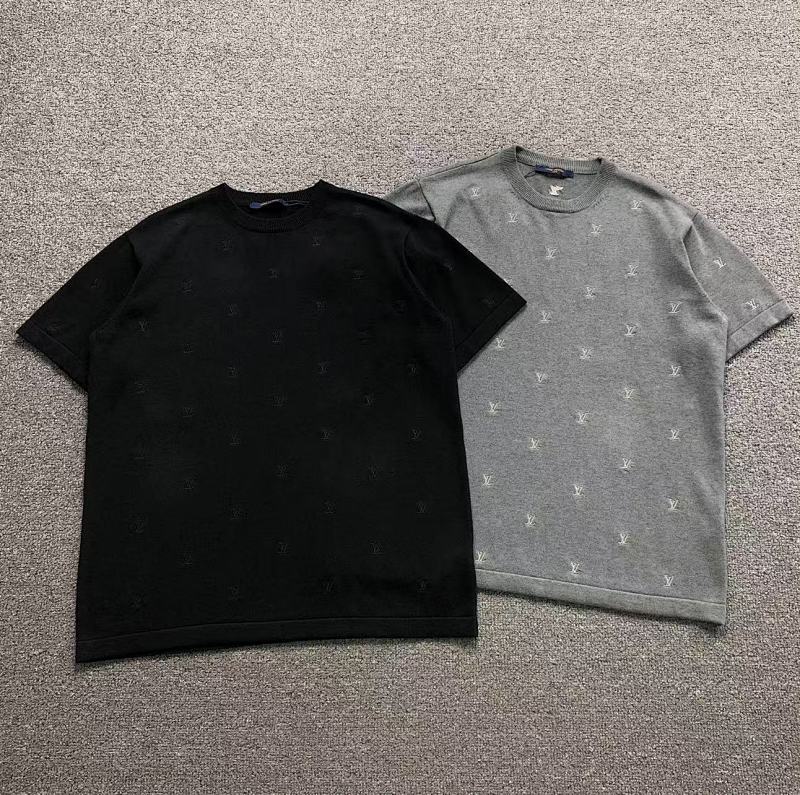 LV T-SHIRT 2201277321（im 170cm 60kg i wear size S in the phot）