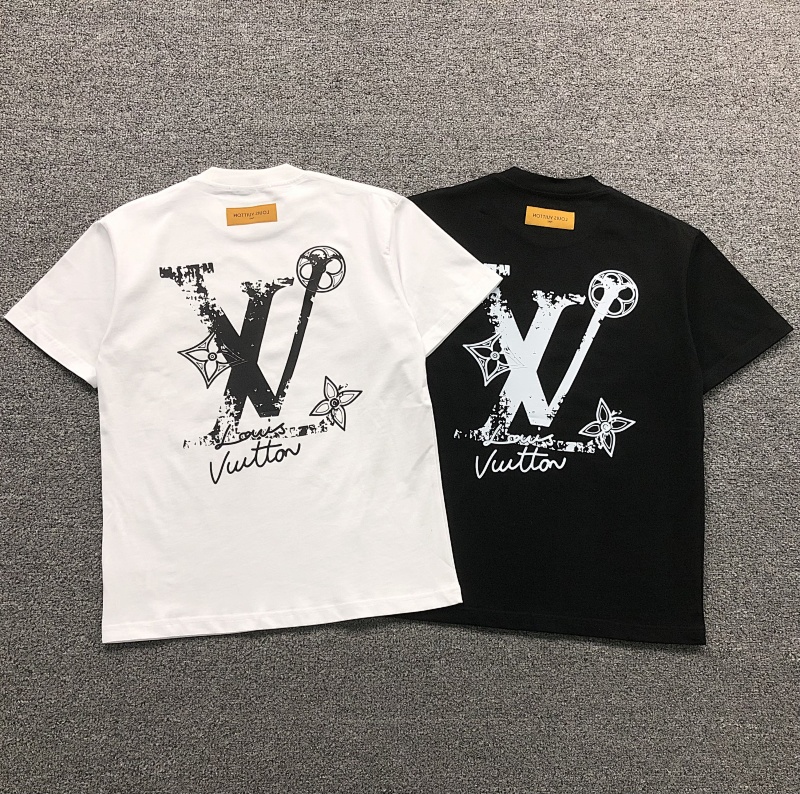 LV T-SHIRT 121140160（im 170cm 60kg i wear size S in the phot）