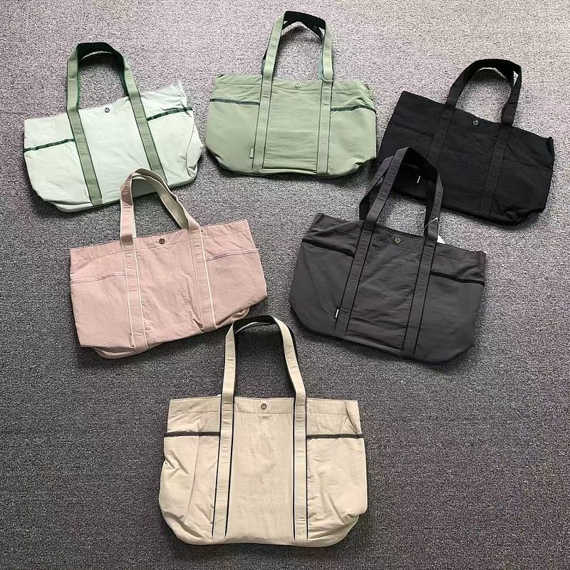 LULULEMON BAG 4207030777(长49CM*宽16CM*高33CM
