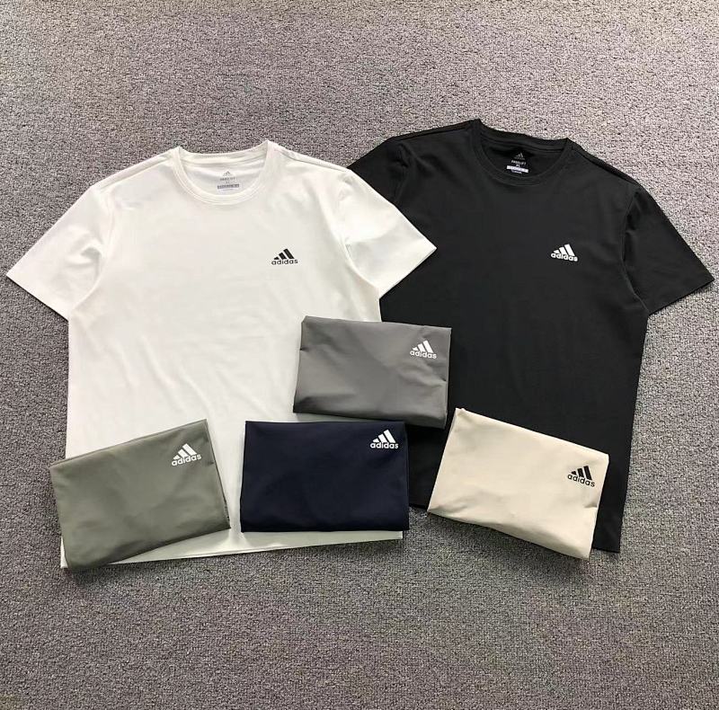 ADIDAS T-SHIRT 2201193001（im 170cm 60kg i wear size XL in the phot）