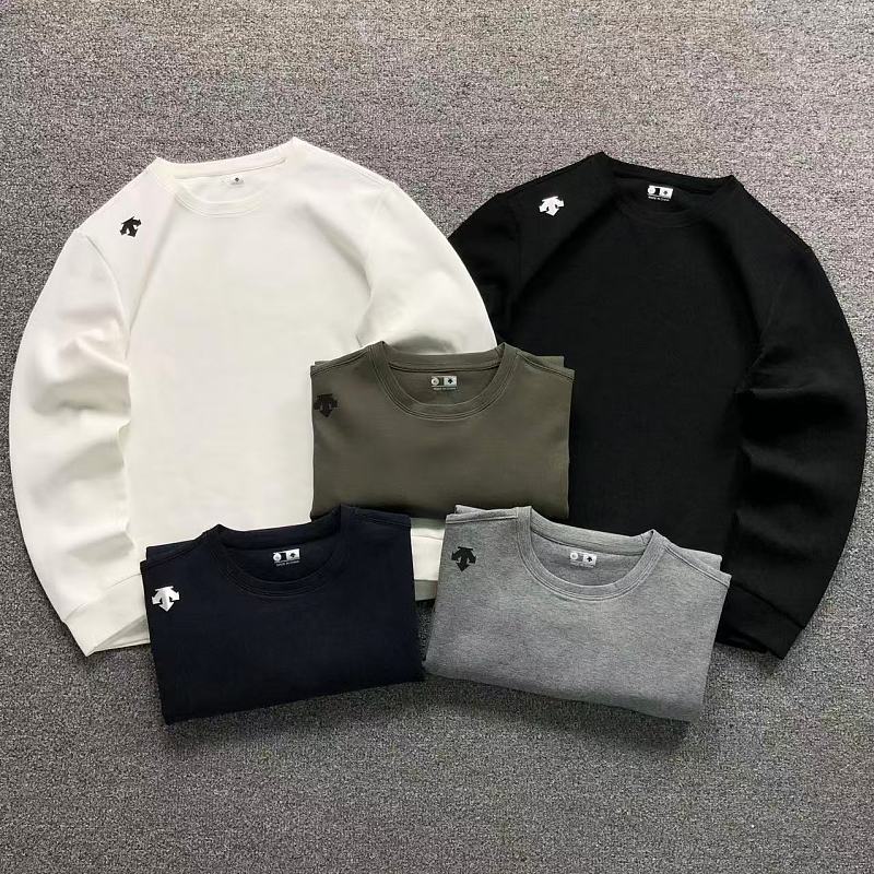 DESCENTE HOODIE 2207040904（im 170cm 60kg i wear size XL in the phot）