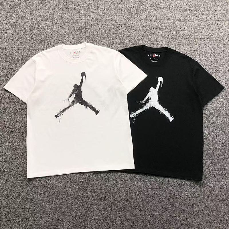 AIR JORDAN T-SHIRT 1111061302（im 170cm 60kg i wear size L in the phot）
