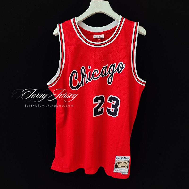 【MN】【Chicago Bulls】热压复古球衣: SW公牛队 84/85赛季 新秀 红色 23号 乔丹