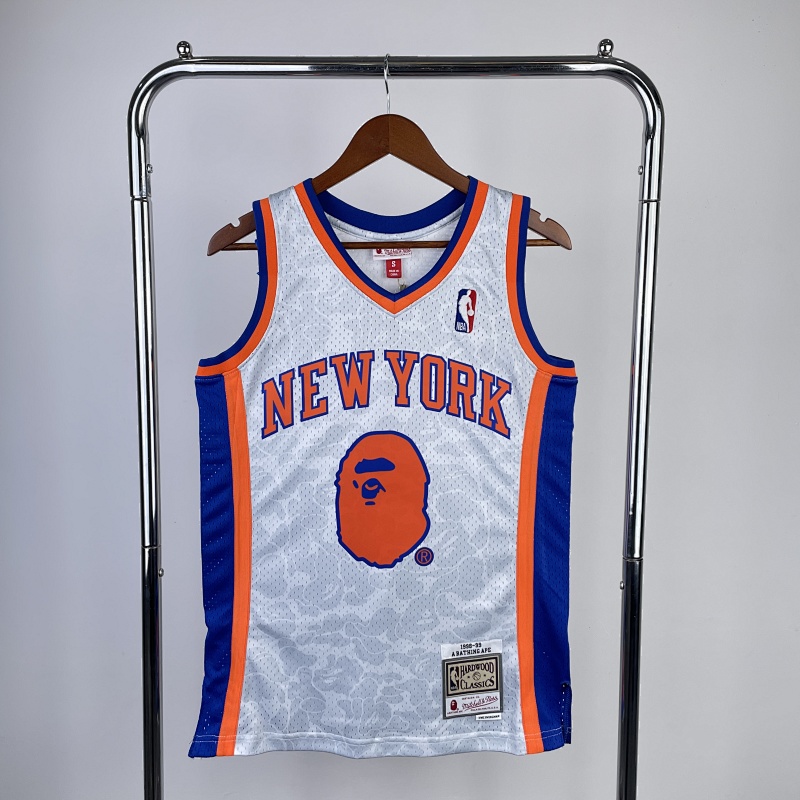 【MN】【New York Knicks】BAPEXM&N 联名球衣: 尼克斯队 猿人头