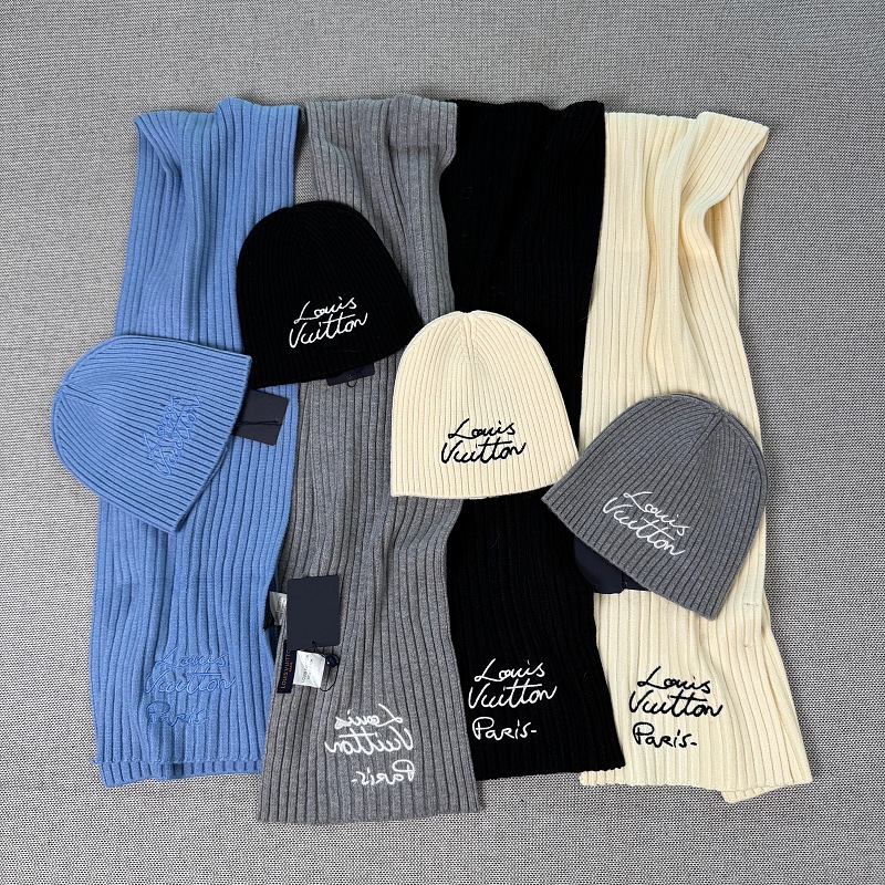Two-piece set beanies + scarves