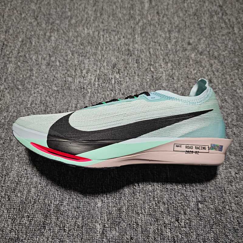 NK Zoomx Streakfly 2