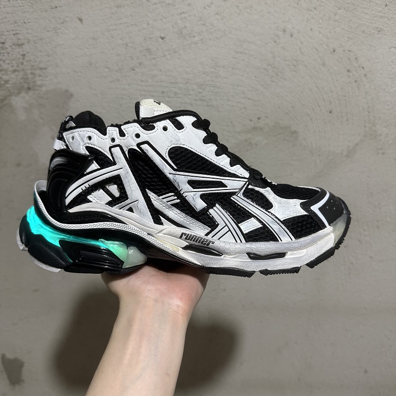OK BATCH BALENCIAGA RUNNER LED