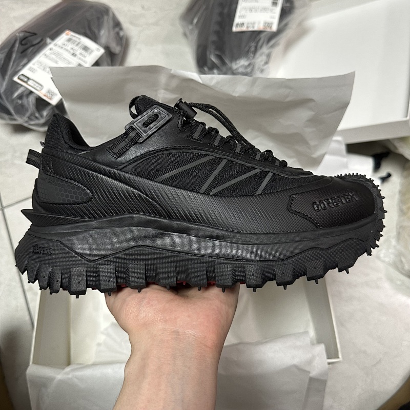 MONCLER登山鞋
