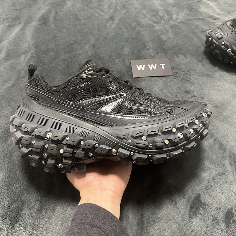 BALENCIAGA DEFENDER