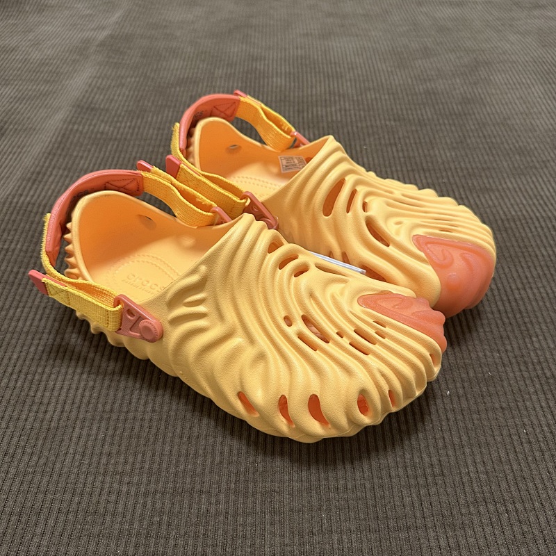 CROCS