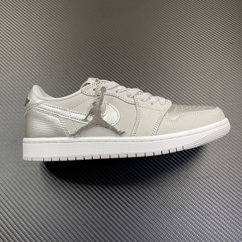 【DT Batch】 Air Jordan AJ1 Low OG 【40-47.5】CZ0790-002 灰银色