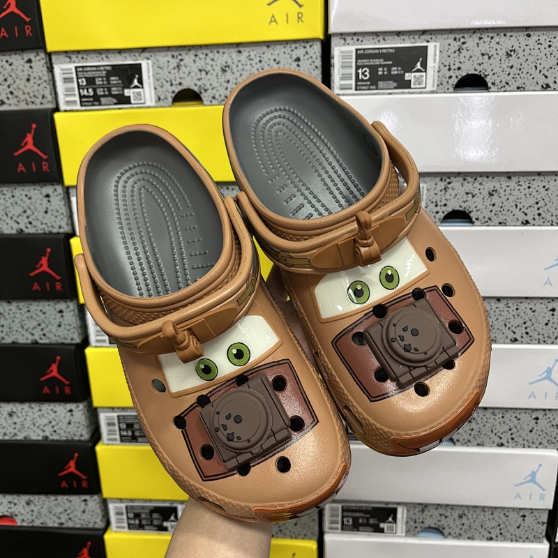 Classic Clog M4-M11 明星 棕色