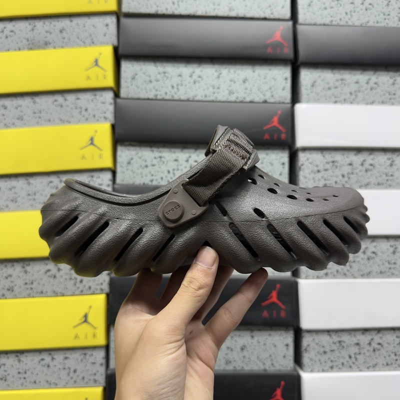 【H Batch】Crocs 波波（偏大） 咖啡 M4-M11