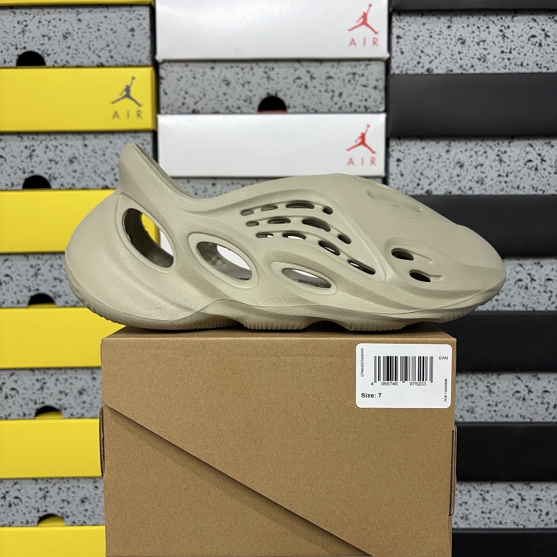 【LW Batch】 Foam RNNR 36-48 洞洞鞋 浅棕色 GV6840