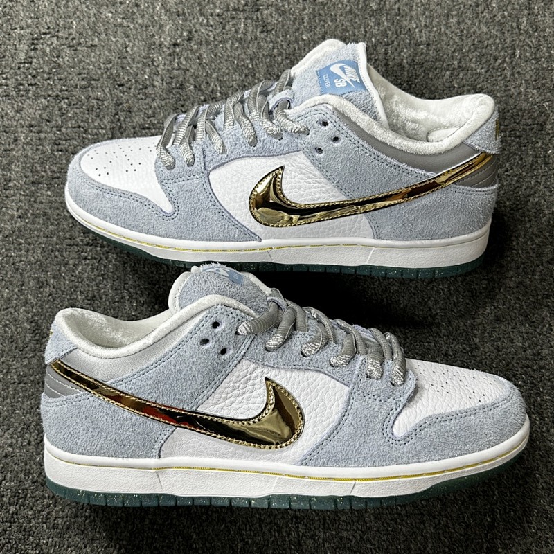 【M Batch 】Sean Cliver x NK SB Dunk Low "Holiday Special" 冰雪奇缘蓝色情人节 DC9936-100