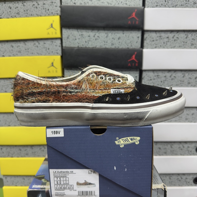 【MZ Batch】LX Authentic 44 36-44 VN000DB8BJ2 黑色马海毛铆钉
